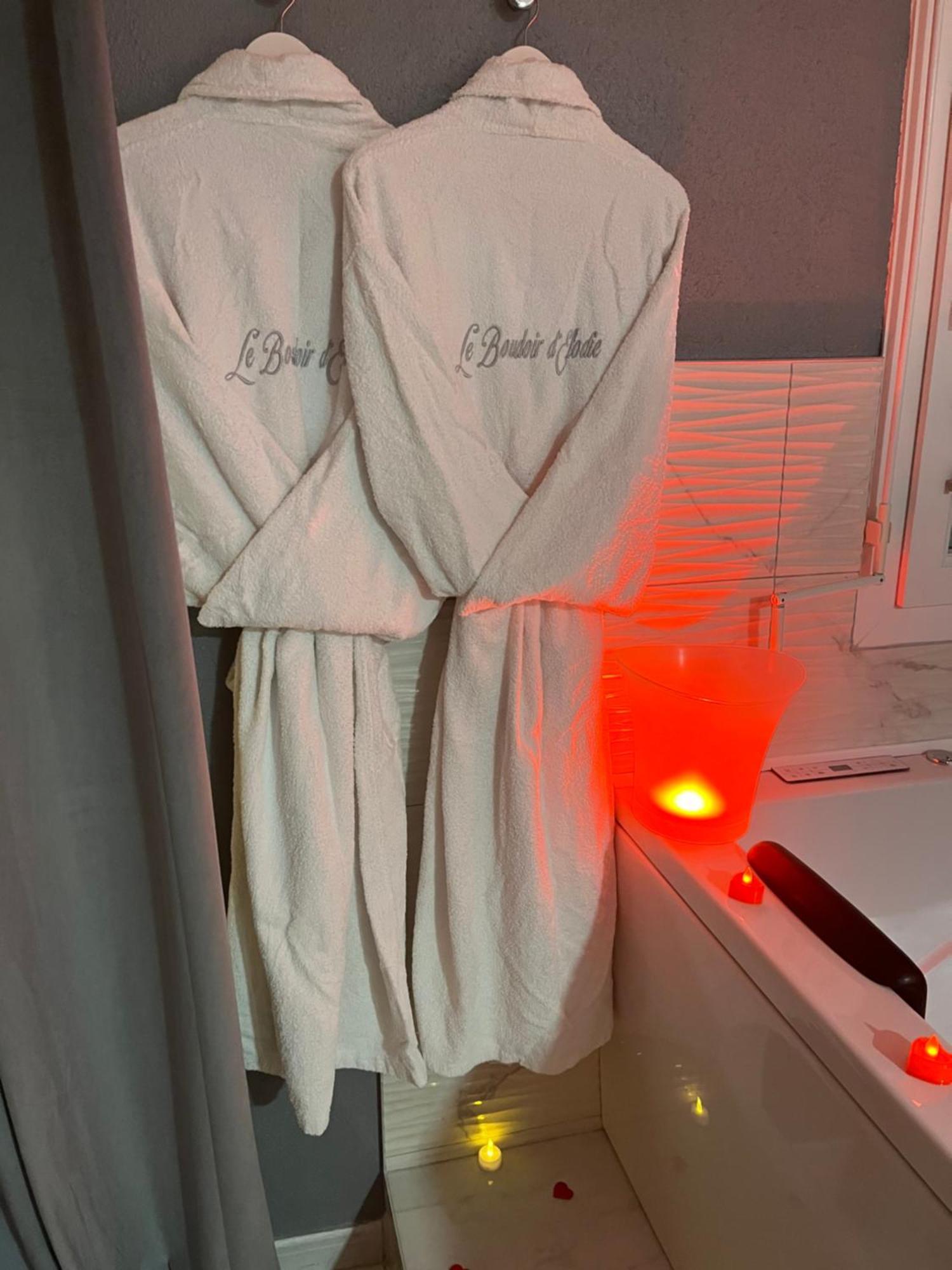 « Le Boudoir D'Elodie » Le Spa Romantique Saint-Léonard Extérieur photo